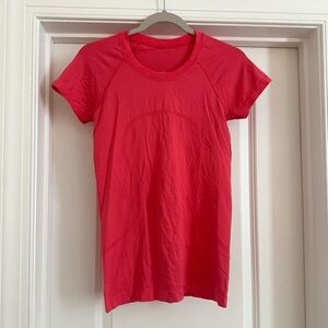 Lulu lemon swiftly top